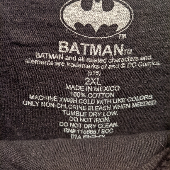 Batman men's 2XL black with melon logo t shirt - Picture 4 of 4